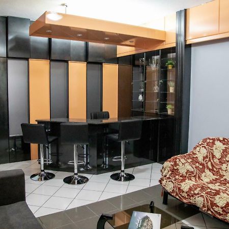 Christine'S Downtown Suites 카발라 외부 사진