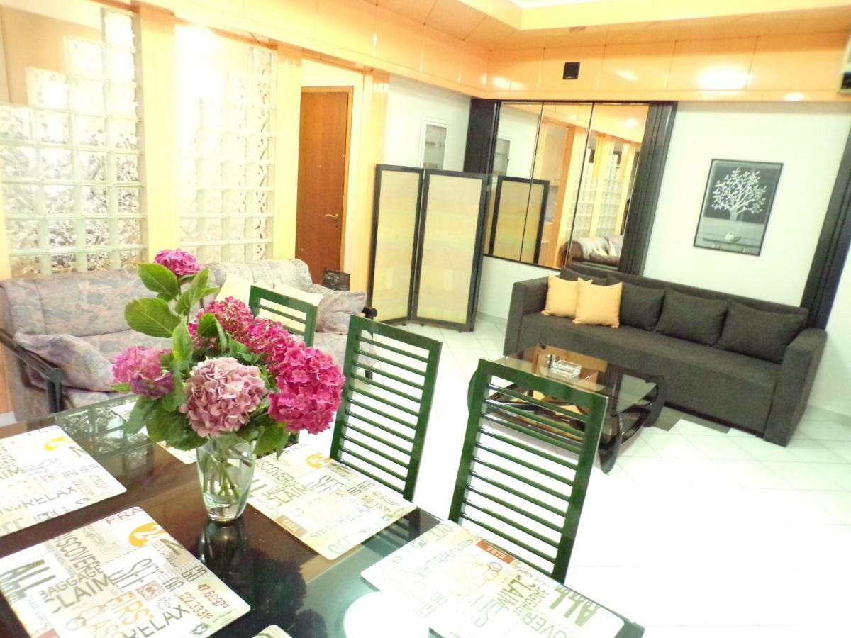 Christine'S Downtown Suites 카발라 외부 사진