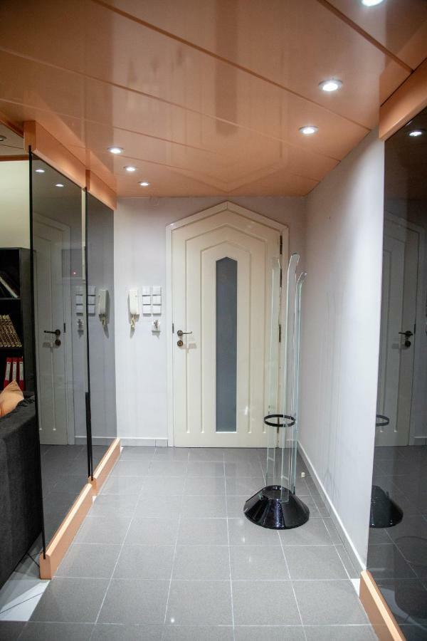 Christine'S Downtown Suites 카발라 외부 사진