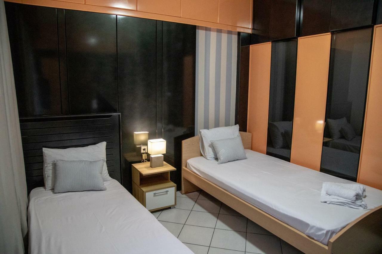 Christine'S Downtown Suites 카발라 외부 사진