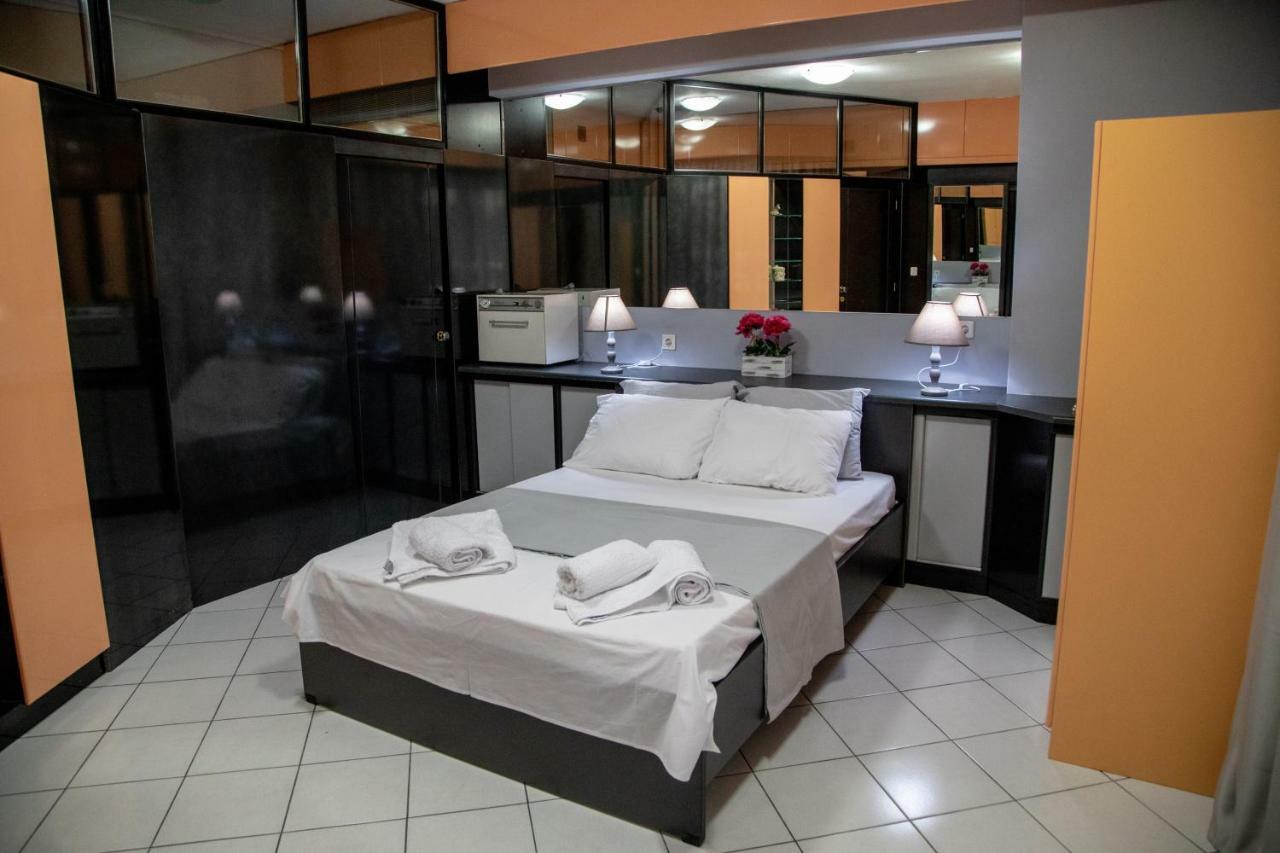 Christine'S Downtown Suites 카발라 외부 사진