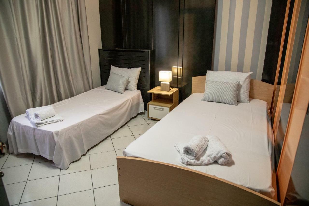 Christine'S Downtown Suites 카발라 외부 사진