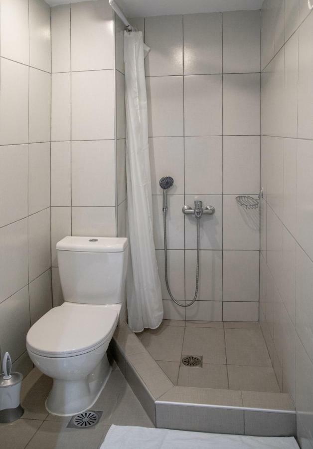 Christine'S Downtown Suites 카발라 외부 사진